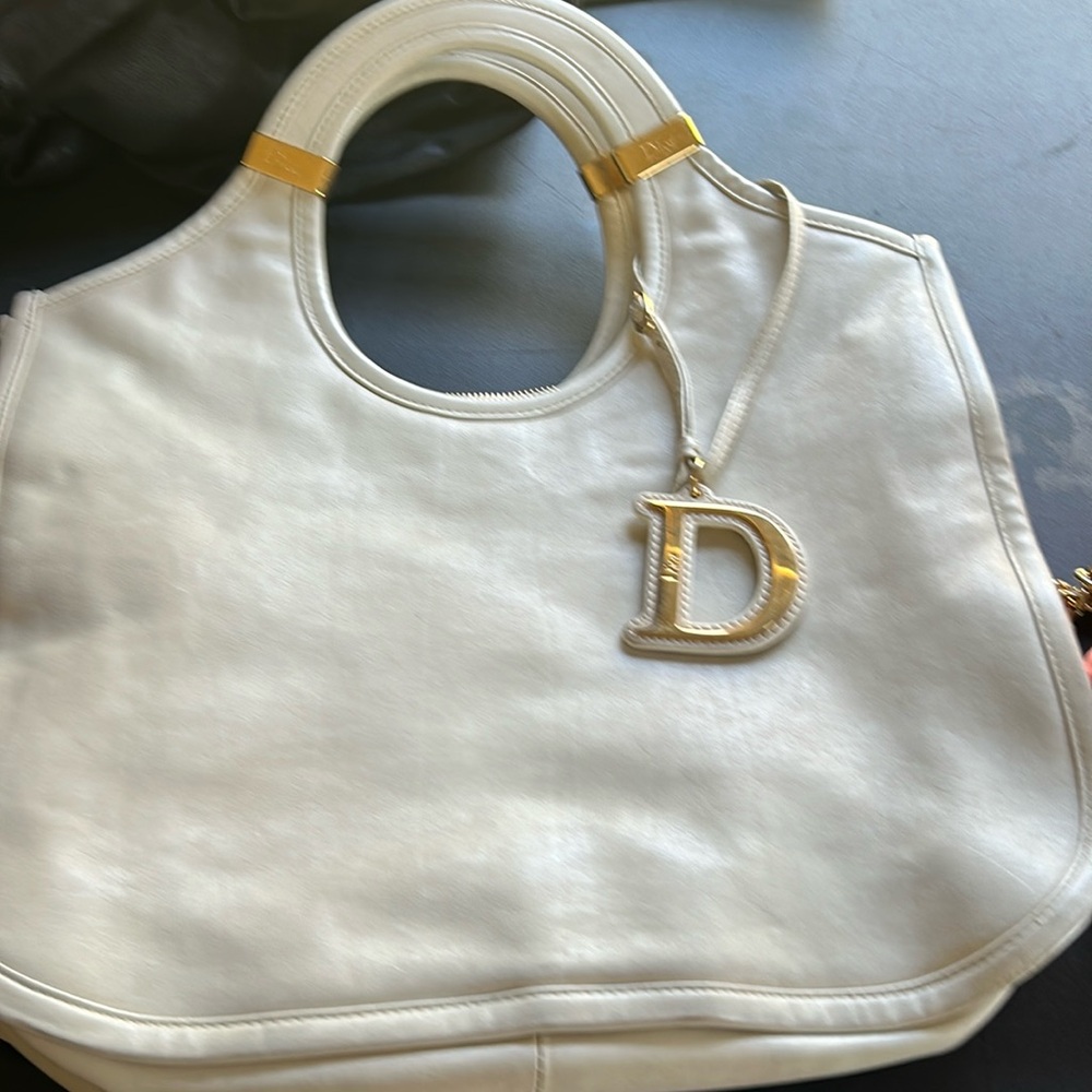 Original purse great condition has just a little stain inside